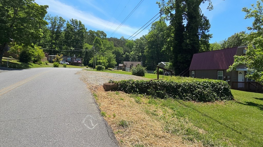 1693 CHATUGE SHORES, HIAWASSEE GA 30546