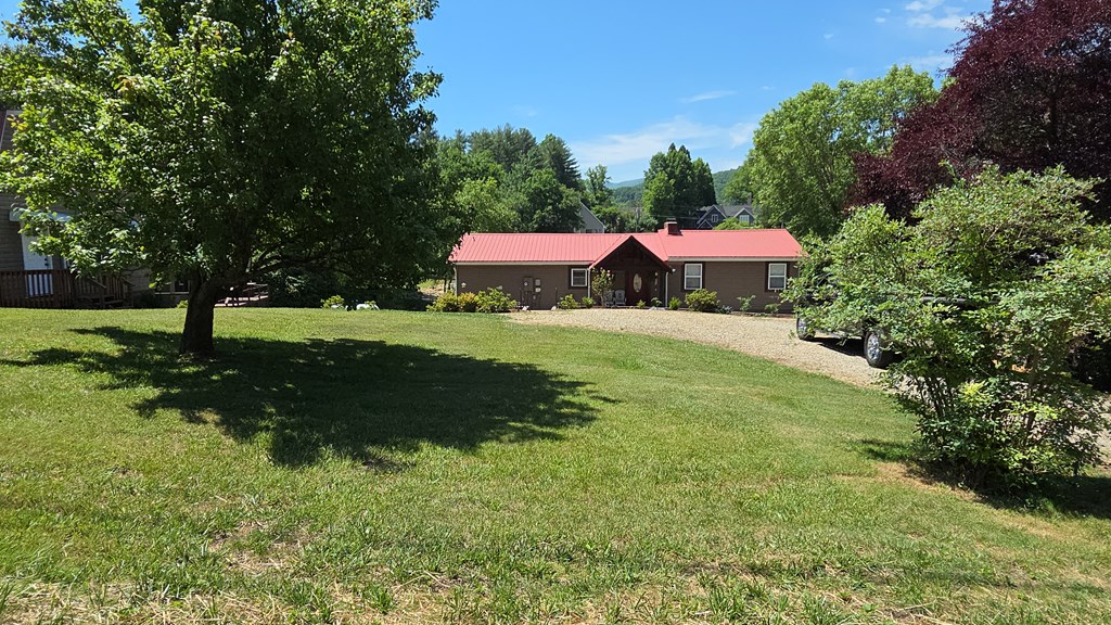 1693 CHATUGE SHORES, HIAWASSEE GA 30546