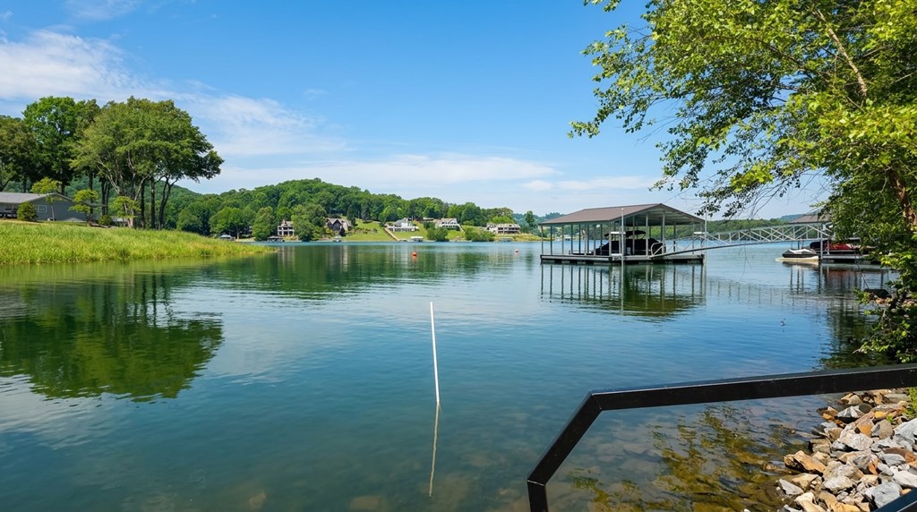 1693 CHATUGE SHORES, HIAWASSEE GA 30546