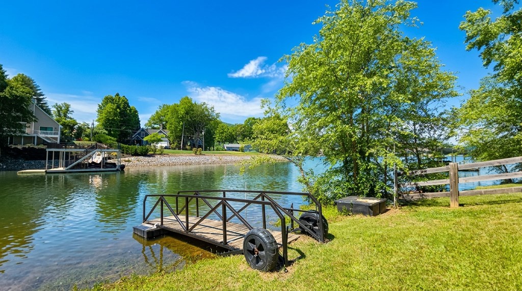 1693 CHATUGE SHORES, HIAWASSEE GA 30546