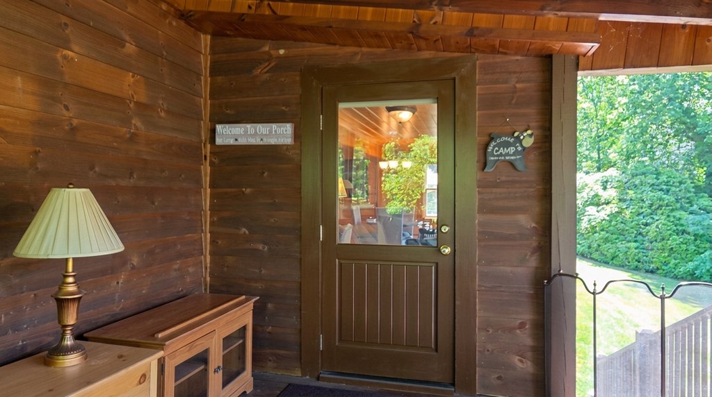 1693 CHATUGE SHORES, HIAWASSEE GA 30546