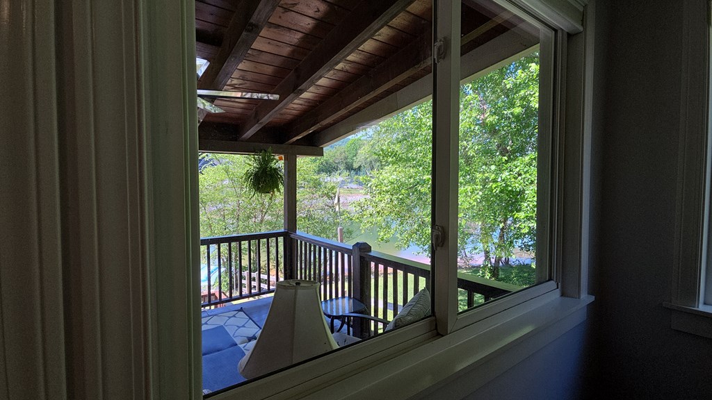 1693 CHATUGE SHORES, HIAWASSEE GA 30546