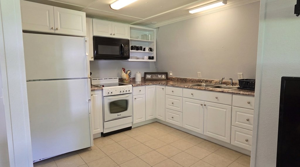 1693 CHATUGE SHORES, HIAWASSEE GA 30546