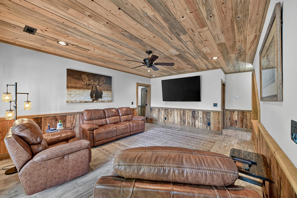 274 HOT HOUSE DRIVE, MINERAL BLUFF GA 30559