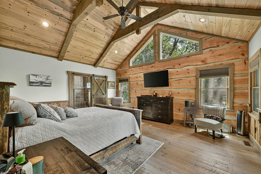 274 HOT HOUSE DRIVE, MINERAL BLUFF GA 30559