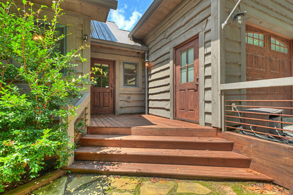 274 HOT HOUSE DRIVE, MINERAL BLUFF GA 30559