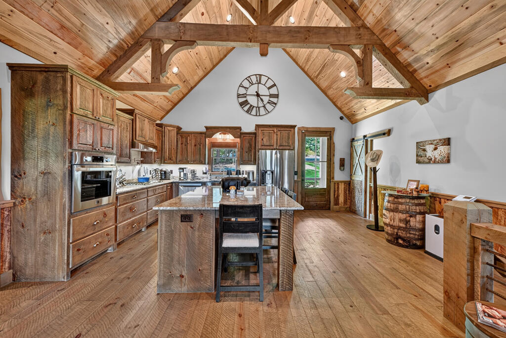 274 HOT HOUSE DRIVE, MINERAL BLUFF GA 30559