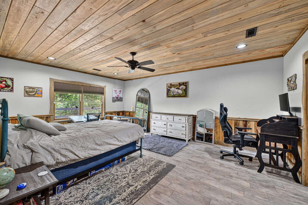 274 HOT HOUSE DRIVE, MINERAL BLUFF GA 30559