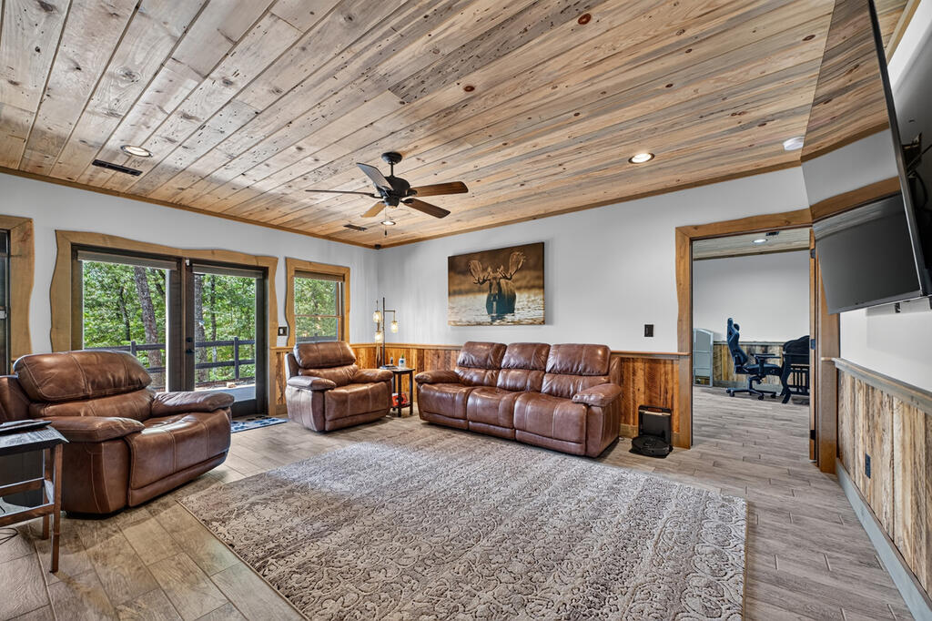 274 HOT HOUSE DRIVE, MINERAL BLUFF GA 30559
