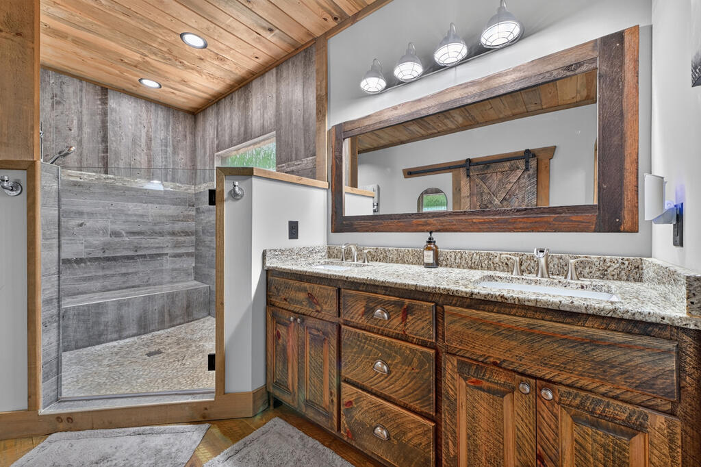 274 HOT HOUSE DRIVE, MINERAL BLUFF GA 30559