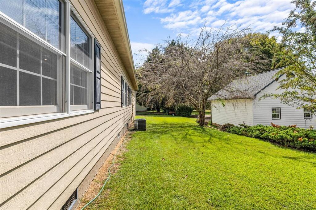 324 SIMS CIRCLE, HIAWASSEE GA 30546