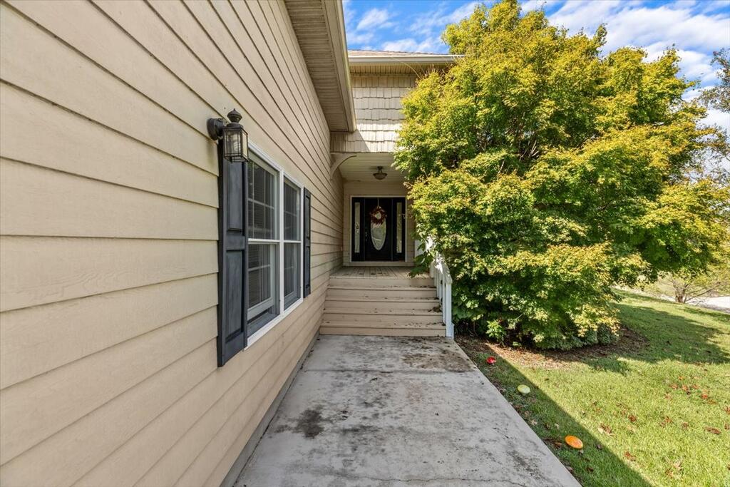 324 SIMS CIRCLE, HIAWASSEE GA 30546