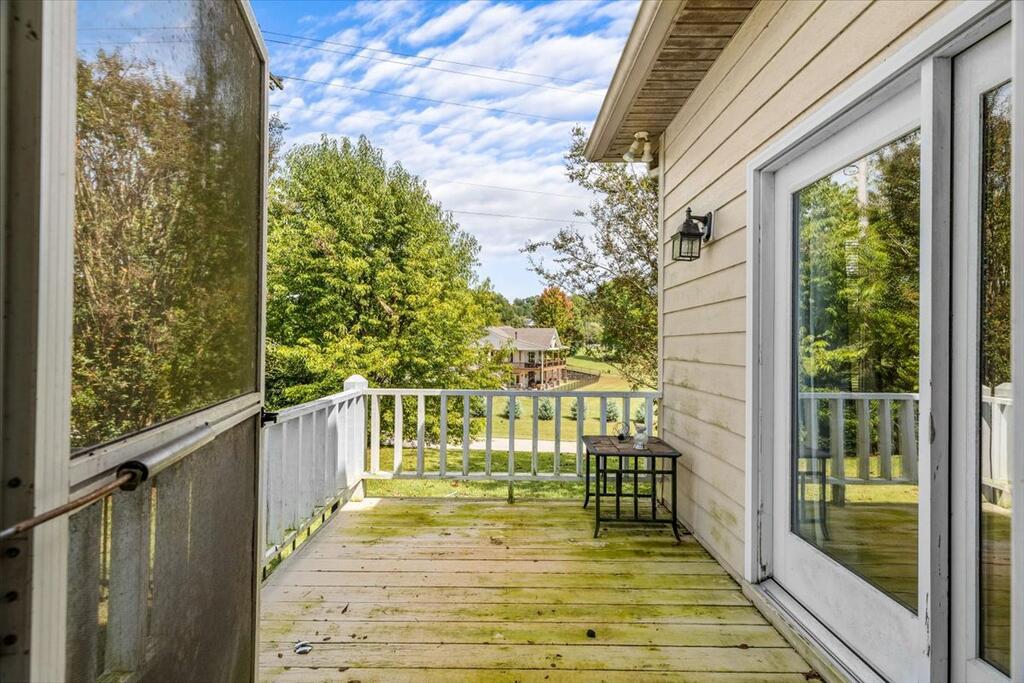 324 SIMS CIRCLE, HIAWASSEE GA 30546