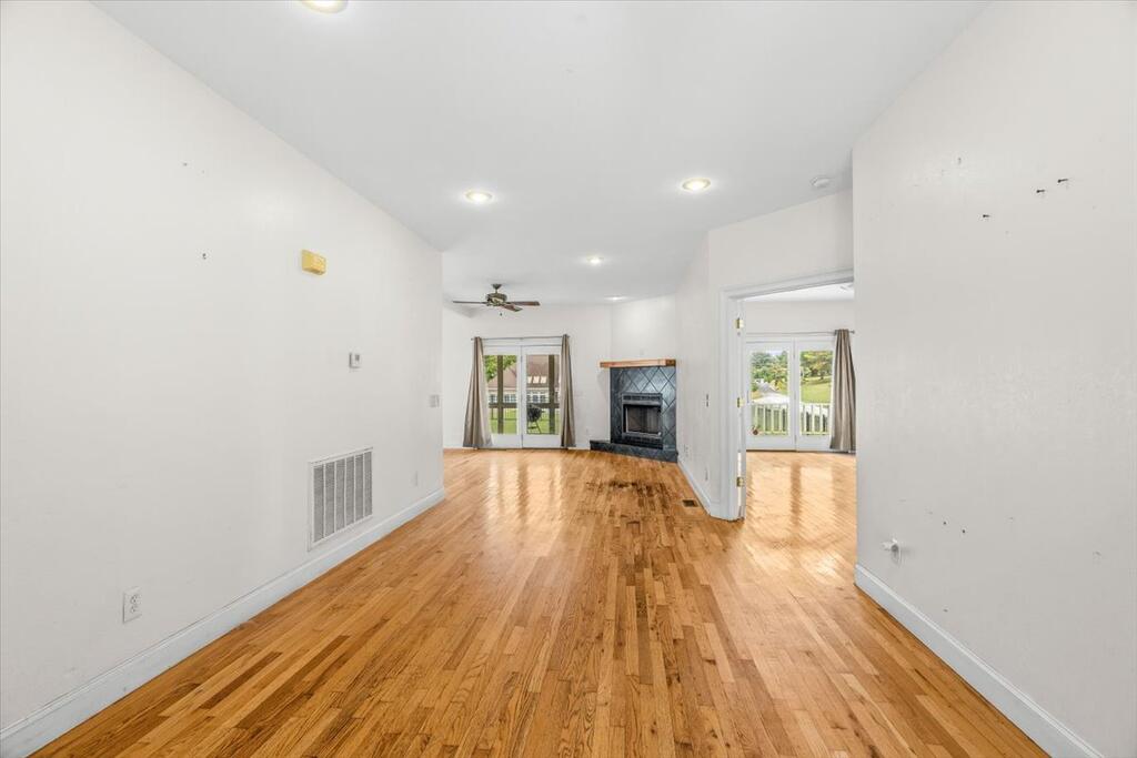 324 SIMS CIRCLE, HIAWASSEE GA 30546