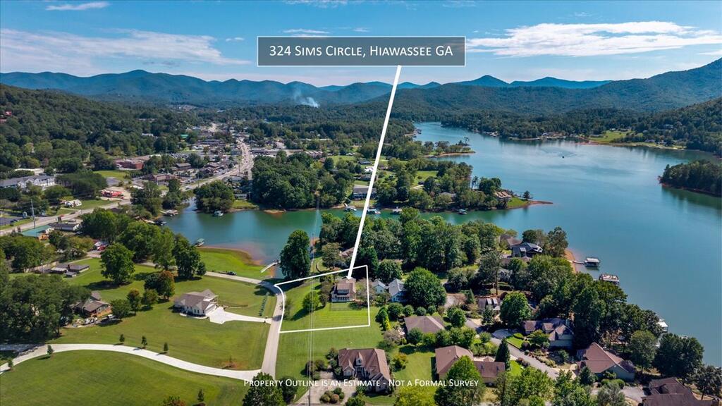 324 SIMS CIRCLE, HIAWASSEE GA 30546