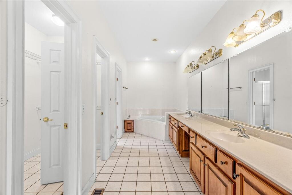 324 SIMS CIRCLE, HIAWASSEE GA 30546