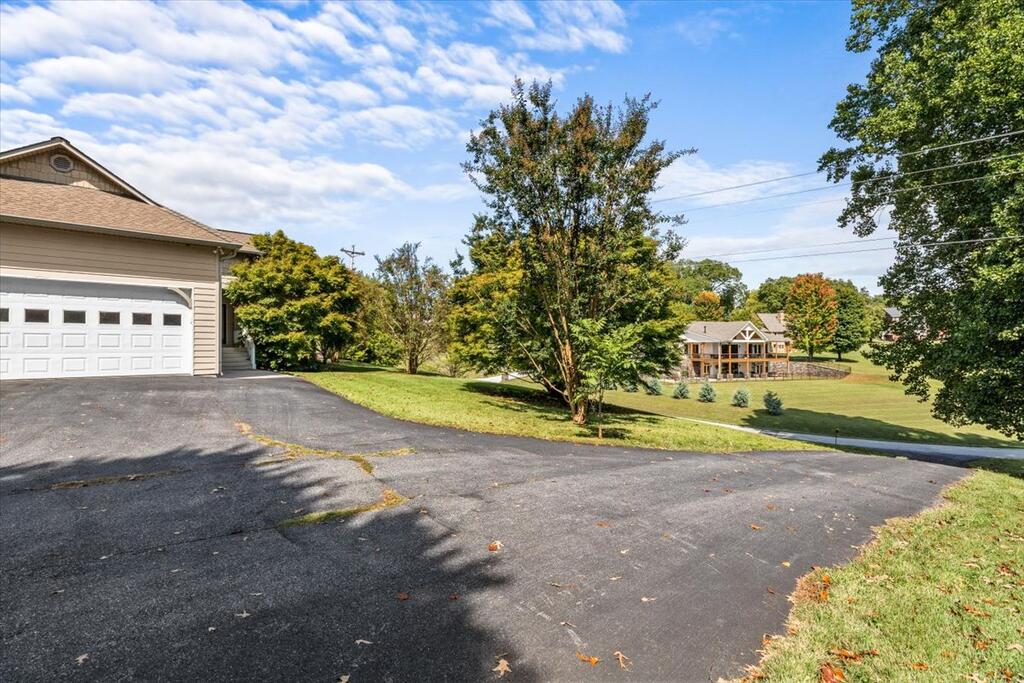 324 SIMS CIRCLE, HIAWASSEE GA 30546