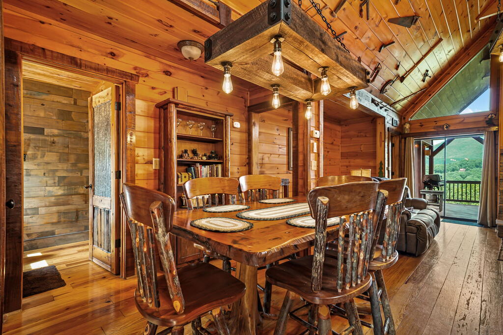 551 AMY CREEK CIRCLE, ELLIJAY GA 30540