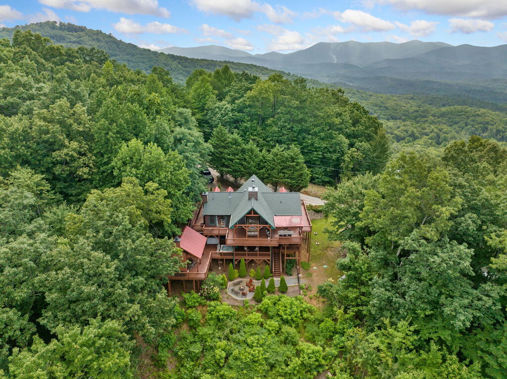 551 AMY CREEK CIRCLE, ELLIJAY GA 30540