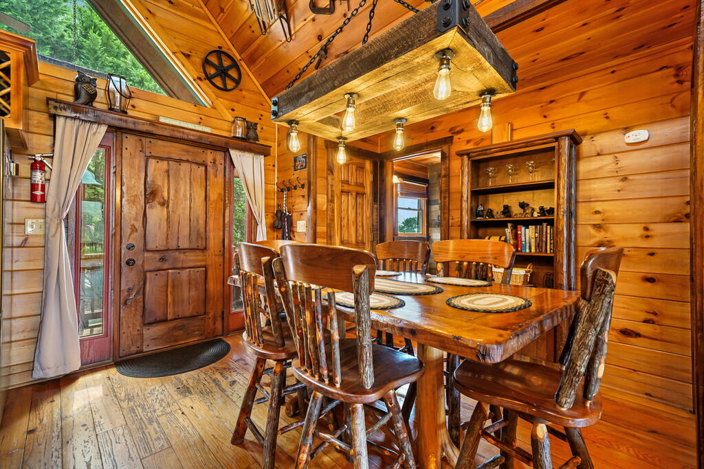 551 AMY CREEK CIRCLE, ELLIJAY GA 30540