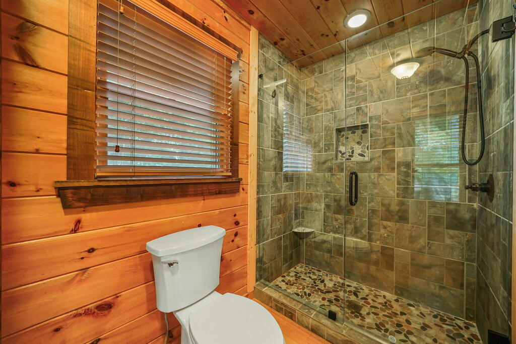 551 AMY CREEK CIRCLE, ELLIJAY GA 30540