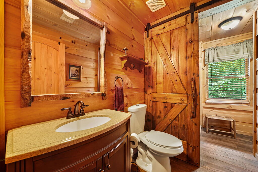 551 AMY CREEK CIRCLE, ELLIJAY GA 30540