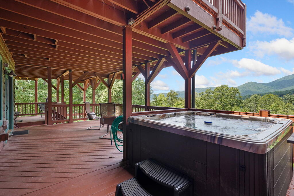 551 AMY CREEK CIRCLE, ELLIJAY GA 30540