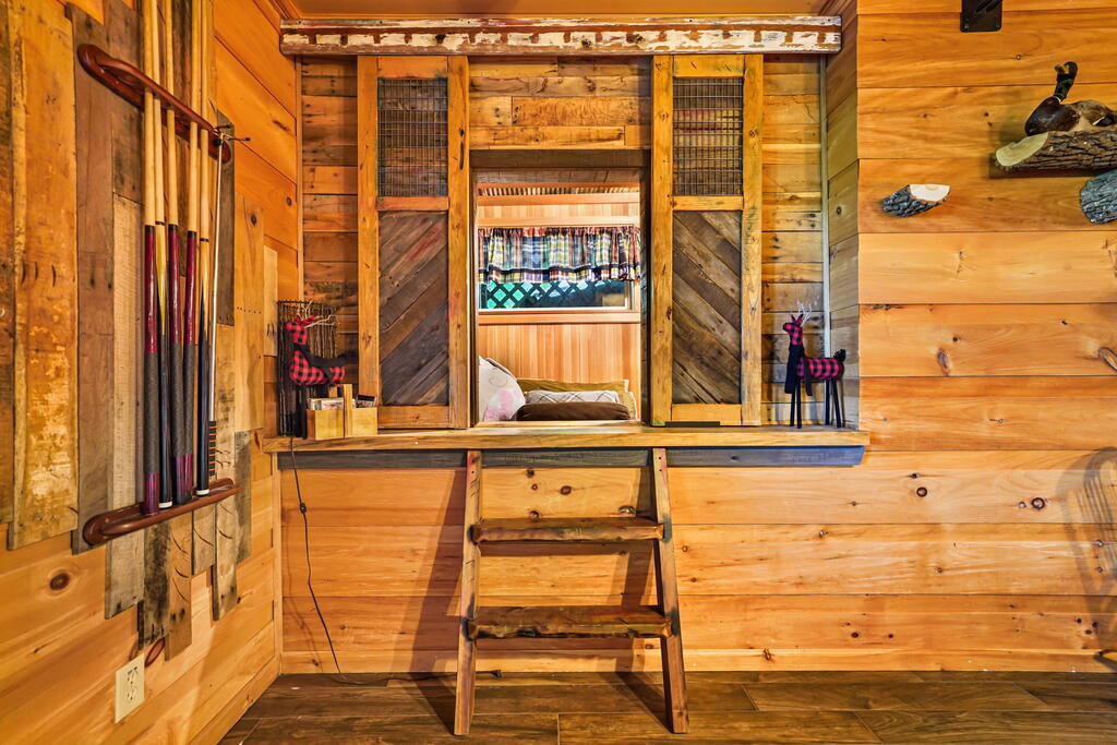 551 AMY CREEK CIRCLE, ELLIJAY GA 30540