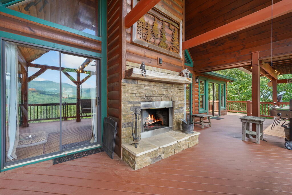 551 AMY CREEK CIRCLE, ELLIJAY GA 30540