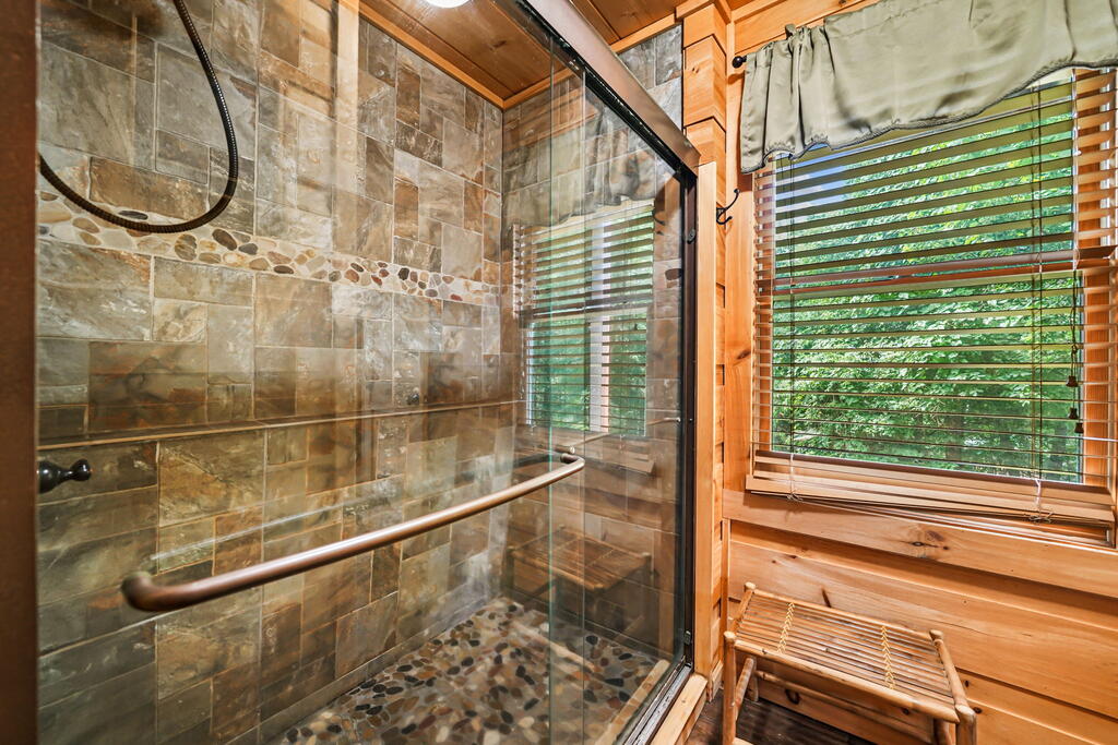 551 AMY CREEK CIRCLE, ELLIJAY GA 30540