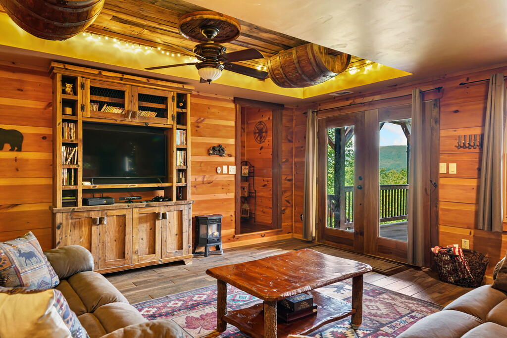 551 AMY CREEK CIRCLE, ELLIJAY GA 30540