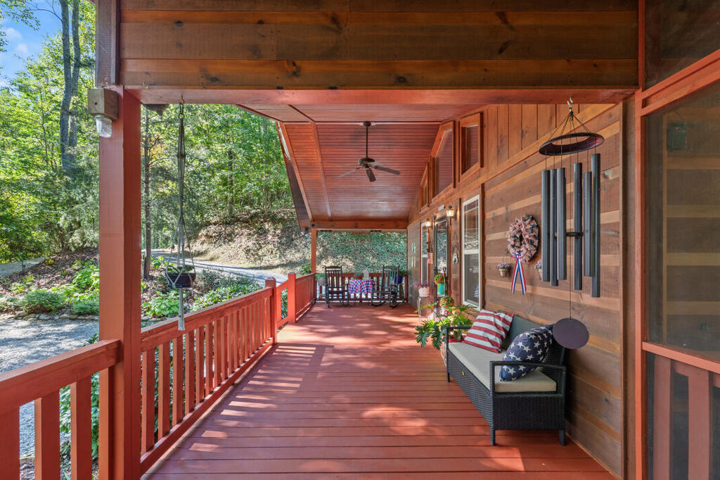 327 EAGLES NEST LANE, BLUE RIDGE GA 30513