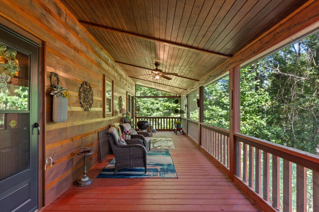 327 EAGLES NEST LANE, BLUE RIDGE GA 30513