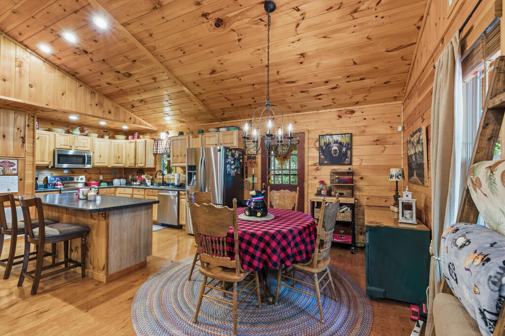 327 EAGLES NEST LANE, BLUE RIDGE GA 30513