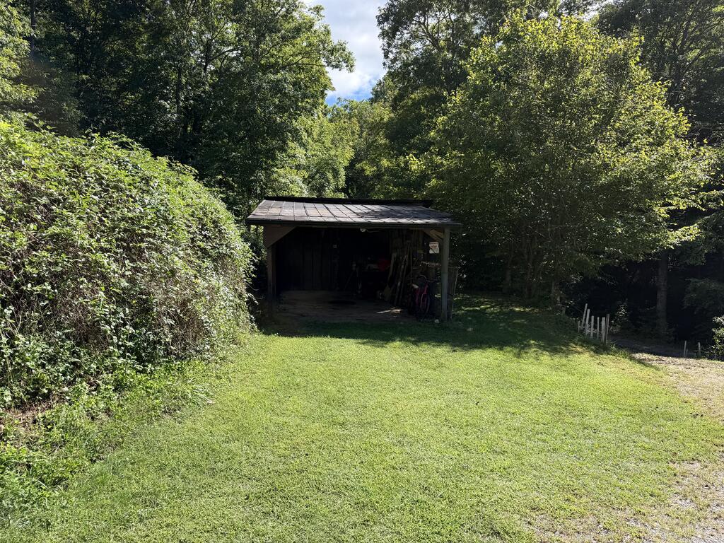 1284 BUD WALT ROAD, HIAWASSEE GA 30546