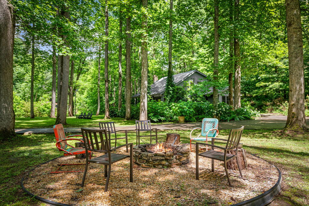 2977 HWY 2, BLUE RIDGE GA 30513