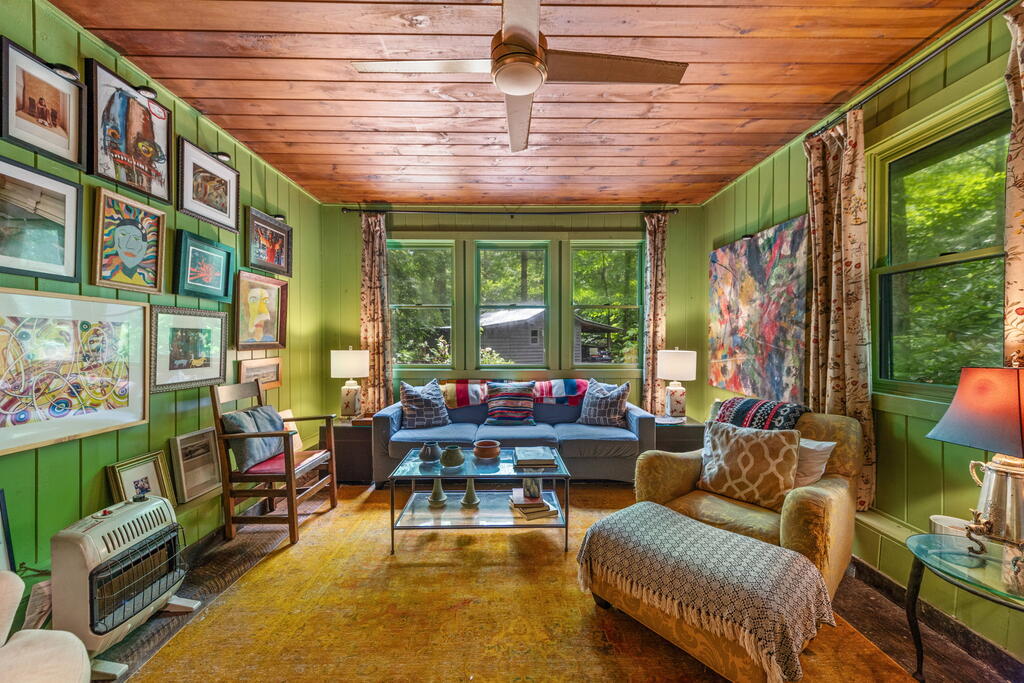 2977 HWY 2, BLUE RIDGE GA 30513