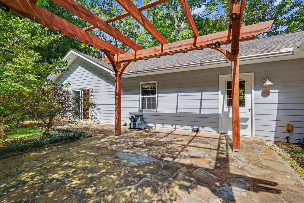 6961 WOODLAKE CIRCLE, YOUNG HARRIS GA 30582