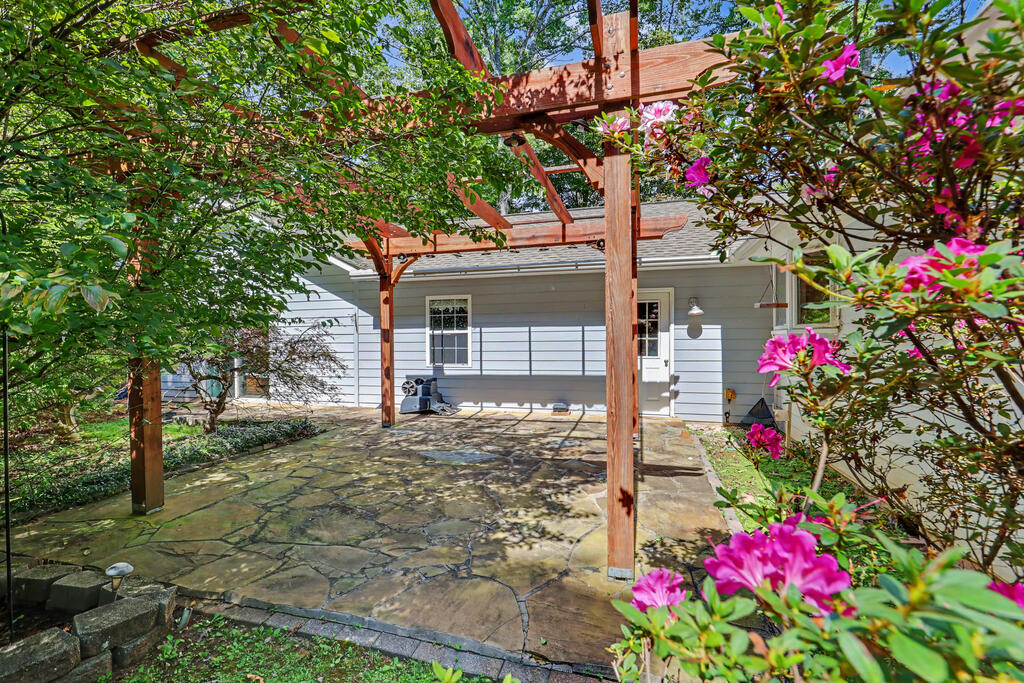 6961 WOODLAKE CIRCLE, YOUNG HARRIS GA 30582