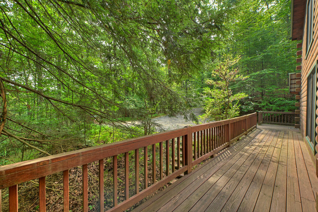 381 ICY LANE, BLUE RIDGE GA 30513