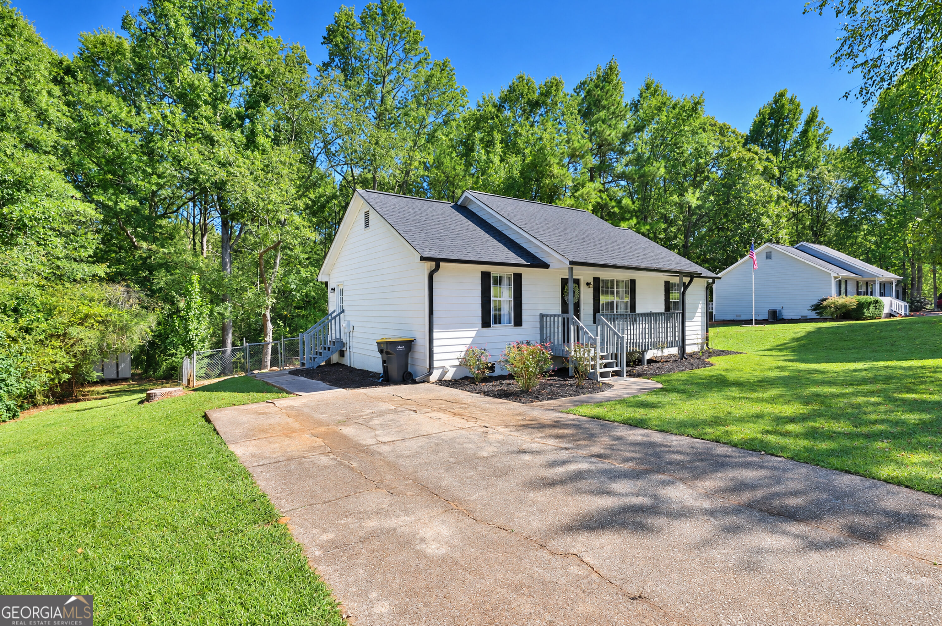 Photo 4 of Single family home for sale at 200 Prestigious Pl, Senoia, GA 30276 | MLS# 10869501 | Listing updated on 2026-10-08