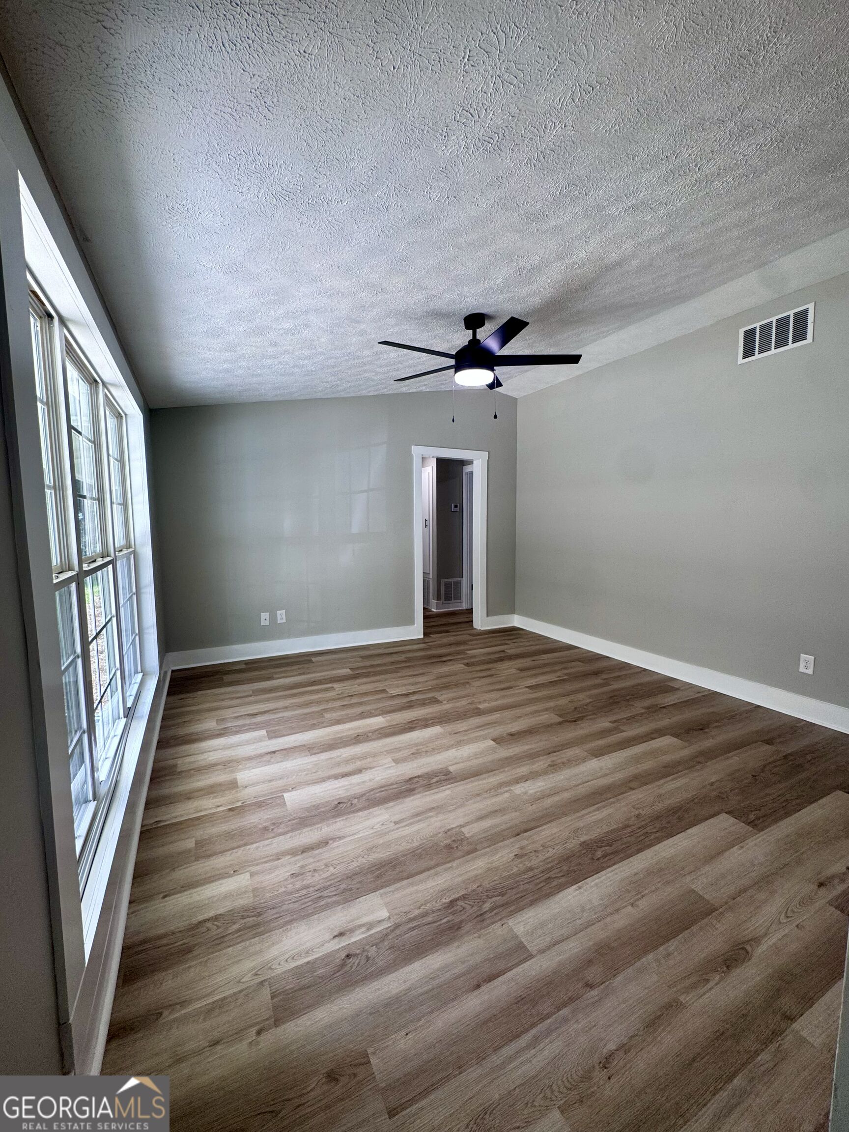Photo 3 of Single family home for sale at 855 Emerald St, Columbus, GA 31904 | MLS# 10868782 | Listing updated on 2026-10-07