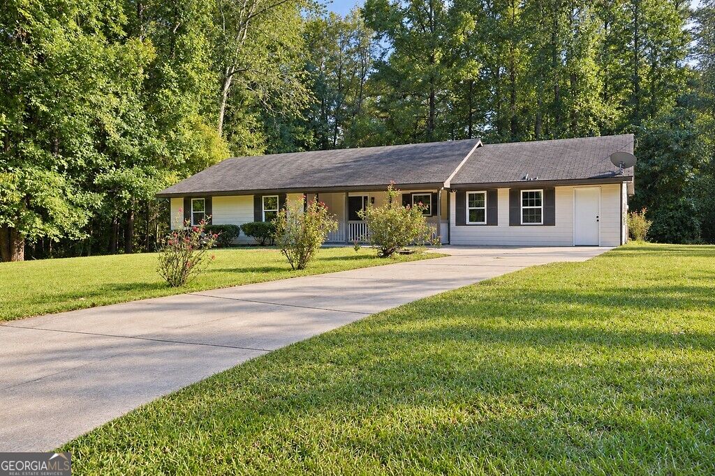 Photo 2 of Single family home for sale at 190 Mountain View Cir, Covington, GA 30016 | MLS# 10857077 | Listing updated on 2026-10-01