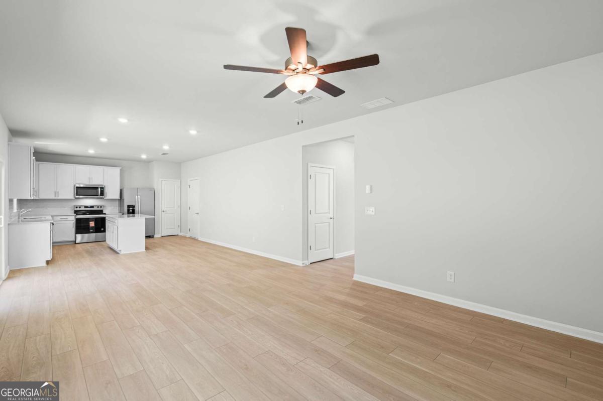 Photo 4 of Single family home for sale at 3127 Orwell Dr, Gainesville, GA 30507 | MLS# 10869415 | Listing updated on 2026-10-08