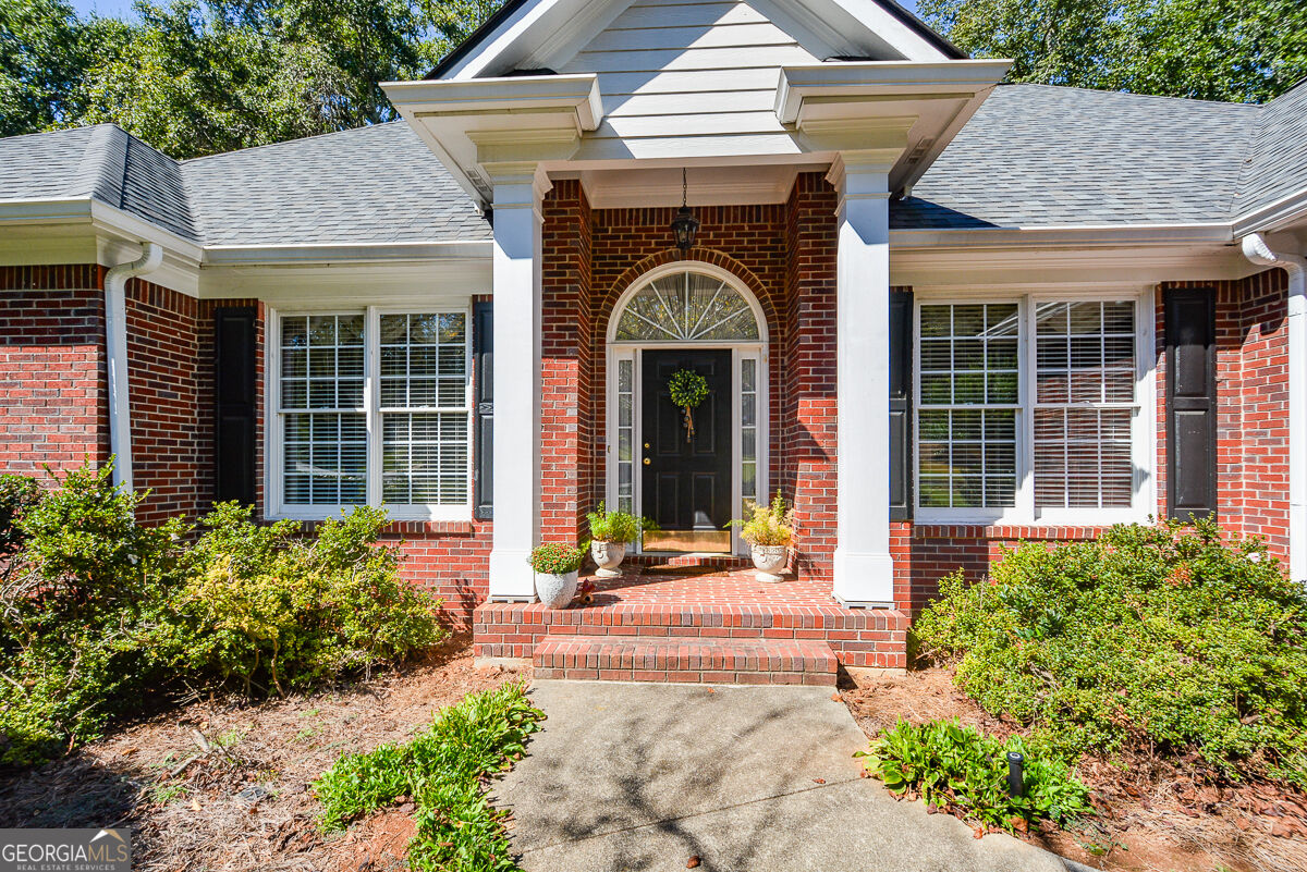 Photo 4 of Single family home for sale at 1015 Avery Crk Dr, Woodstock, GA 30188 | MLS# 10869010 | Listing updated on 2026-10-08