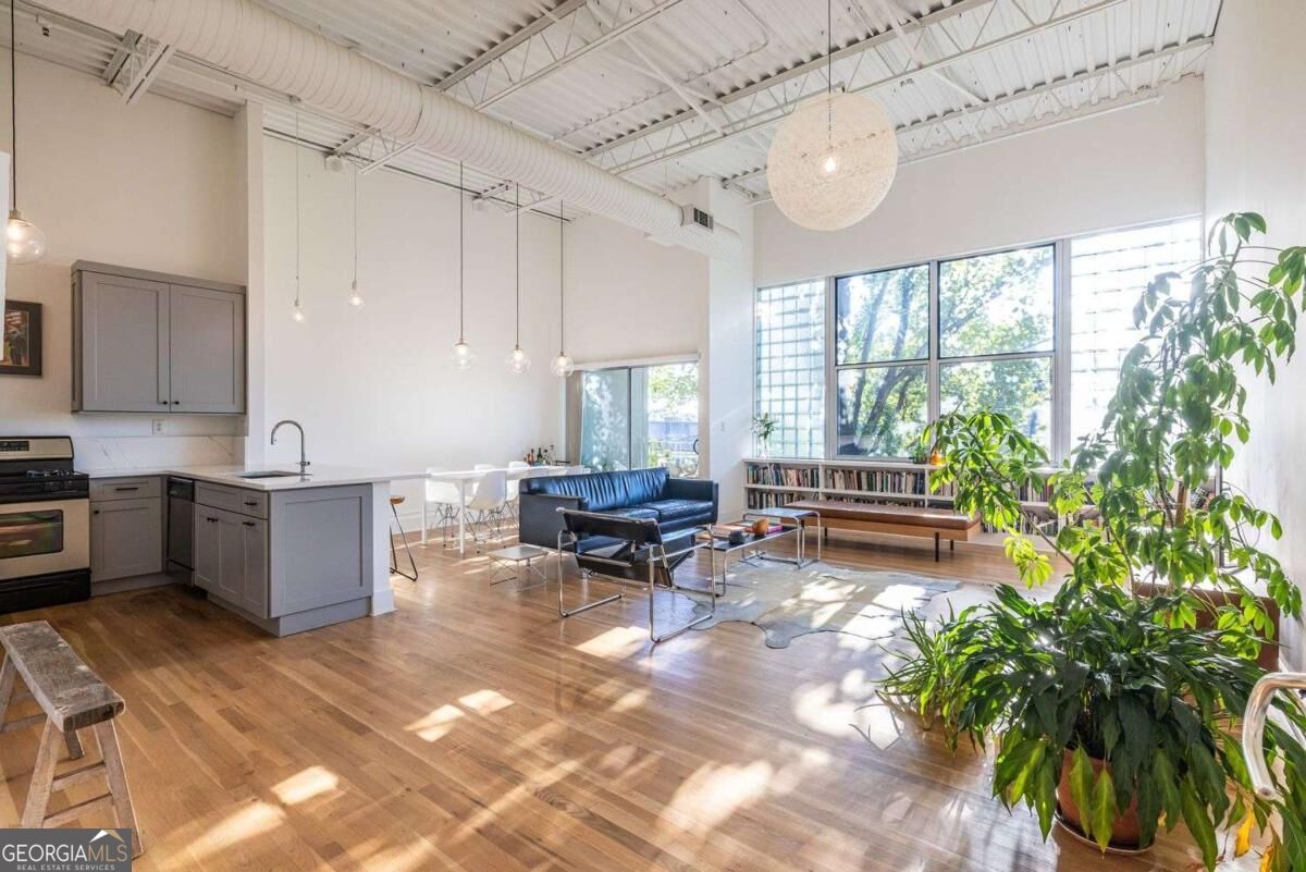 Listing Photo 5 - Condo for sale in building located at 15 Waddell St Ne, Atlanta, GA 30307 - Unit #304