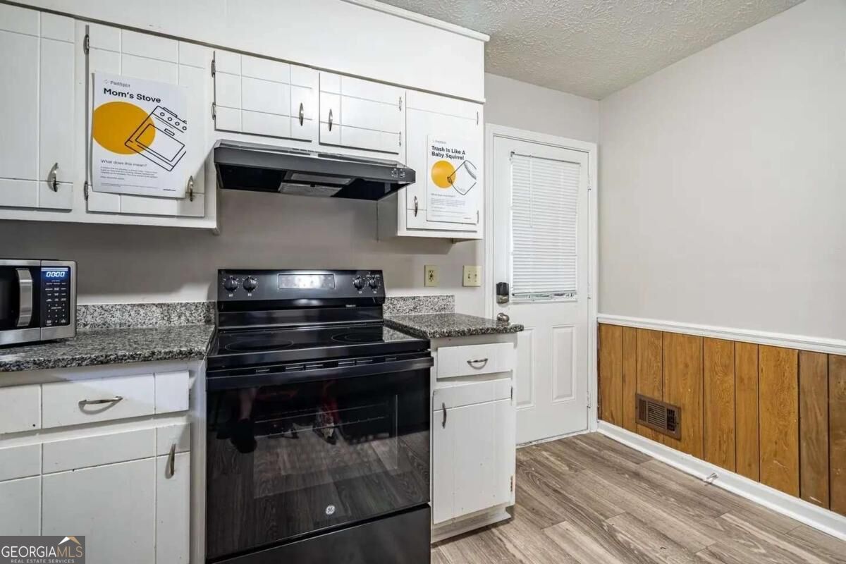 Listing Photo 4 - Condo for sale in building located at 7344 Camelot Ct, Riverdale, GA 30296