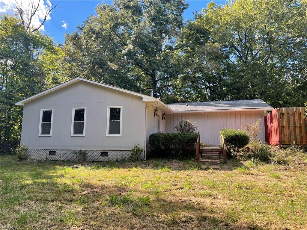 Photo 3 of Single family home for sale at 4039 Bethania Sta Rd, Winston Salem, NC 27106 | MLS# 1237863 | Listing updated on 2026-10-08