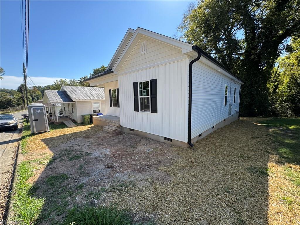 Photo 1 of Single family home for sale at 305 E 5th Avenue, Lexington, NC 27292 | MLS# 1238388 | Listing updated on 2026-10-08