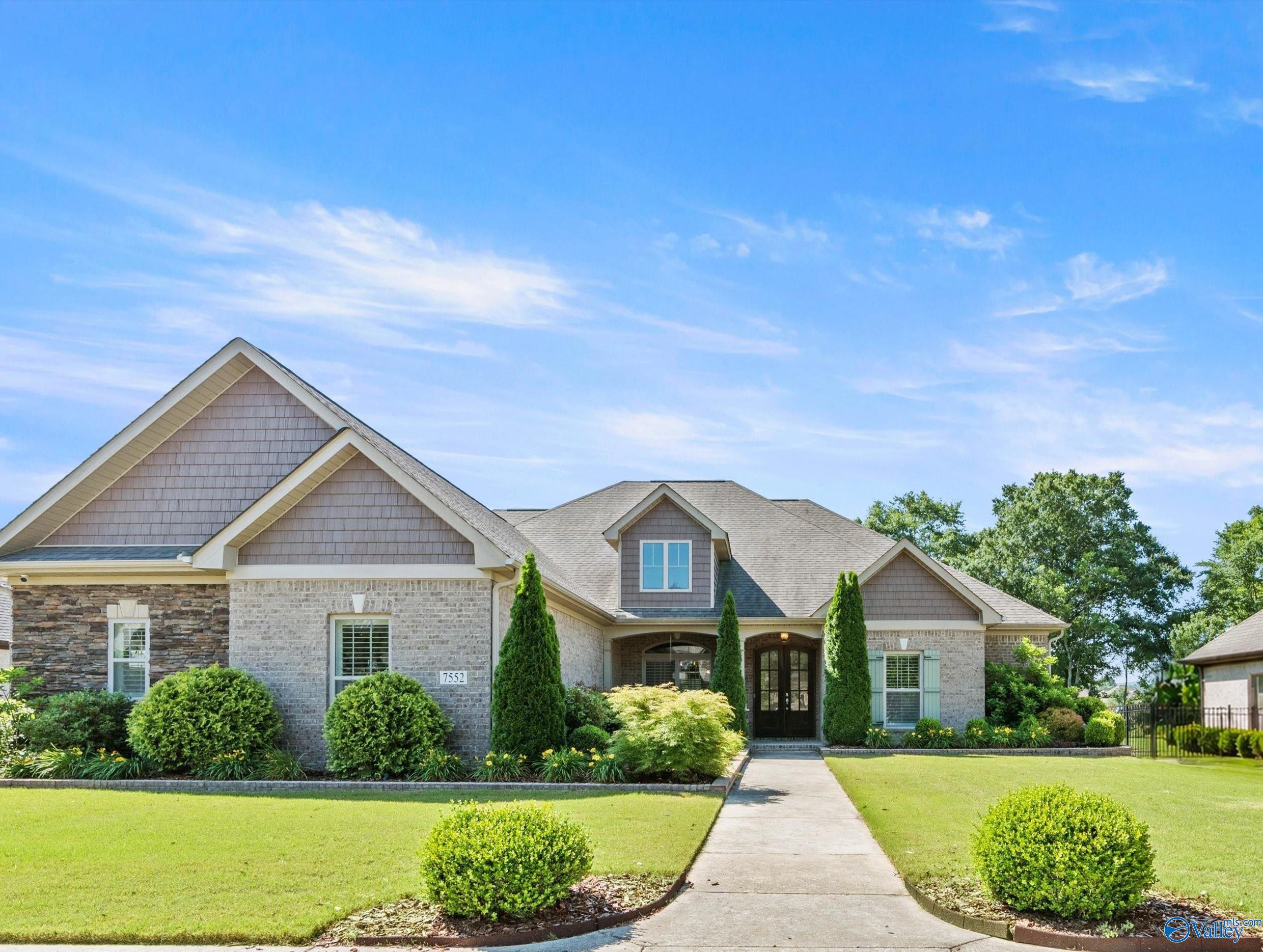 7552 Parktrace Lane SE, Owens Cross Roads AL 35763